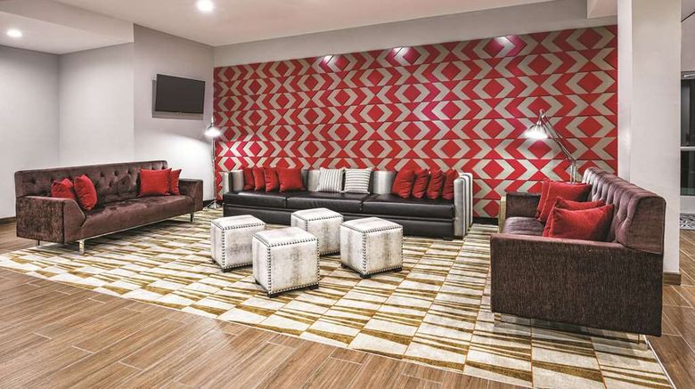 <b>La Quinta Inn/Suites San Antonio I-10 E Lobby</b>. Images powered by <a href="https://iceportal.shijigroup.com/" title="IcePortal" target="_blank">IcePortal</a>.