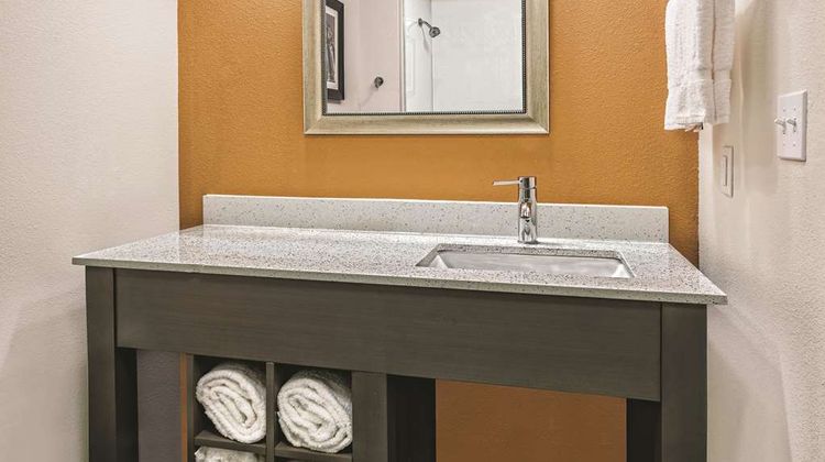 La Quinta Inn/Suites San Antonio I-10 E Room