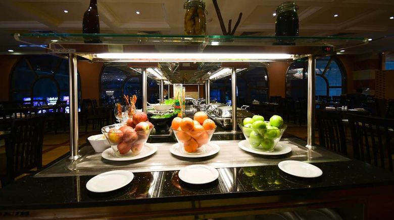 <b>Golden Tulip Al Ansar Restaurant</b>. Images powered by <a href="https://iceportal.shijigroup.com/" title="IcePortal" target="_blank">IcePortal</a>.
