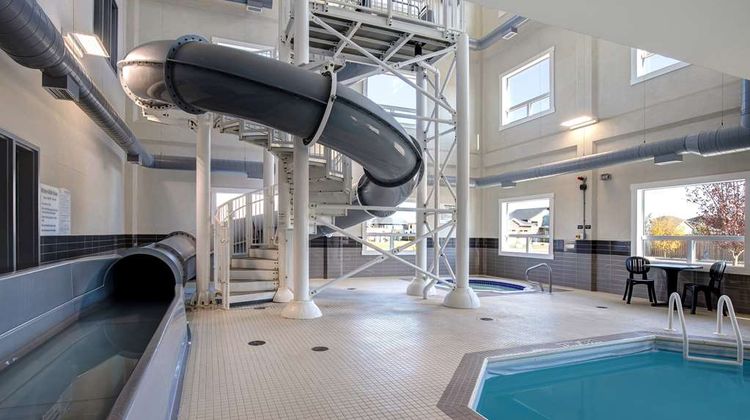 Days Inn & Suites by Wyndham Warman Pool