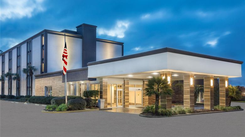 <b>Wyndham Garden Charleston Summerville SC Exterior</b>. Images powered by <a href="https://iceportal.shijigroup.com/" title="IcePortal" target="_blank">IcePortal</a>.
