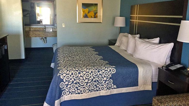 <b>Americas Best Value Inn - Bishop Room</b>. Images powered by <a href="https://iceportal.shijigroup.com/" title="IcePortal" target="_blank">IcePortal</a>.
