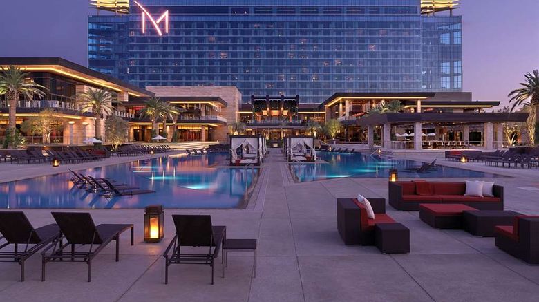 <b>M Resort Spa Casino Pool</b>. Images powered by <a href="https://iceportal.shijigroup.com/" title="IcePortal" target="_blank">IcePortal</a>.