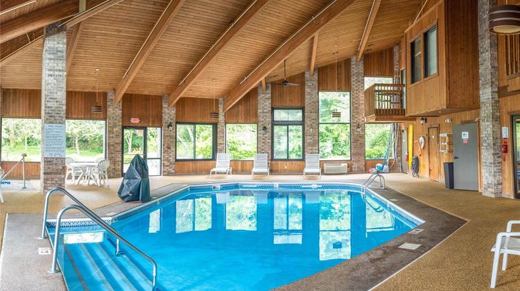 Baymont Inn & Suites Delaware Pool