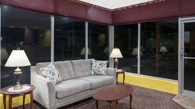 Days Inn Salem Lobby