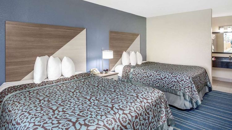 Days Inn Salem Room