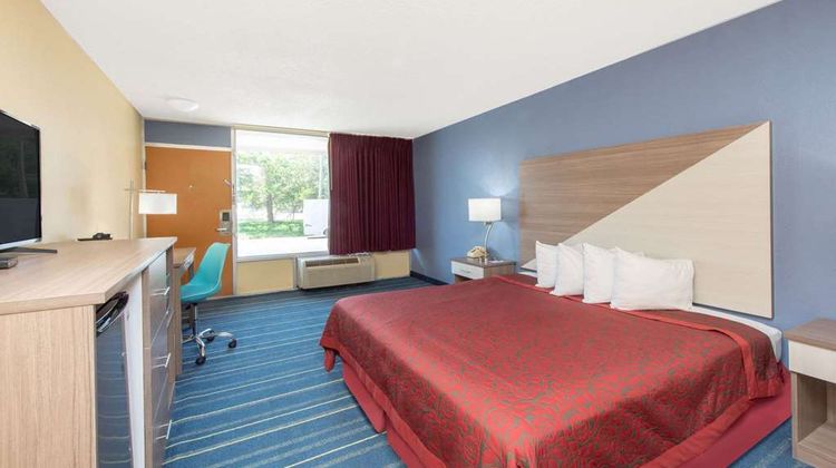 Days Inn Salem Room