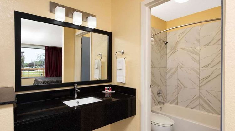 Days Inn Salem Room