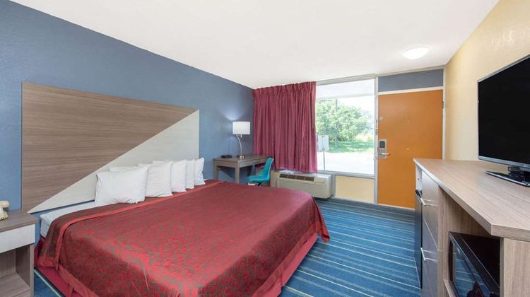 Days Inn Salem Room