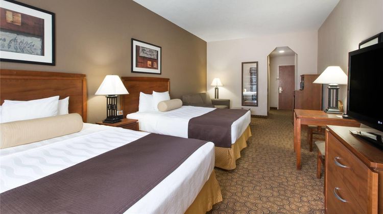 Days Inn & Suites by Wyndham Fort Pierce Suite