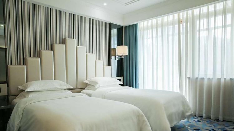 Ramada Shenzhen Baoan Room