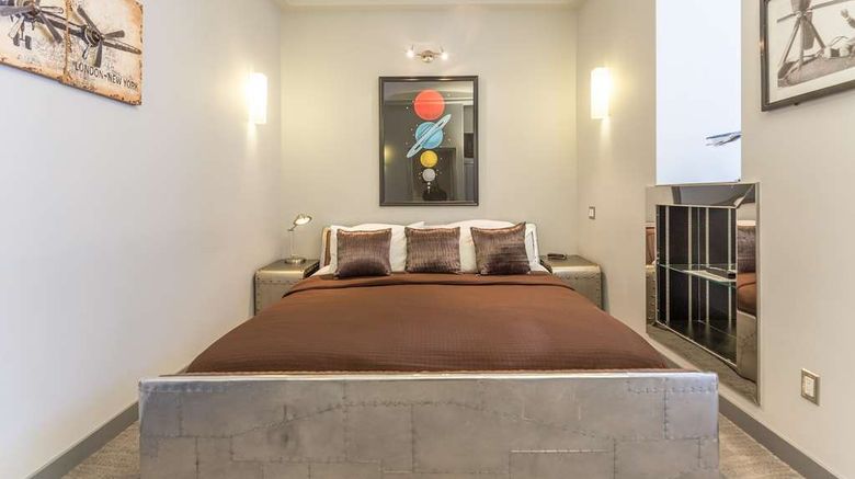 <b>Retro Suites Hotel Room</b>. Images powered by <a href="https://iceportal.shijigroup.com/" title="IcePortal" target="_blank">IcePortal</a>.