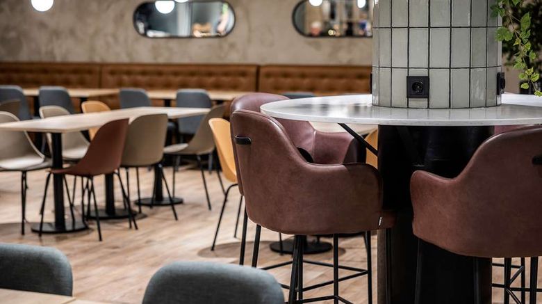 <b>Anker Hotel Restaurant</b>. Images powered by <a href="https://iceportal.shijigroup.com/" title="IcePortal" target="_blank">IcePortal</a>.