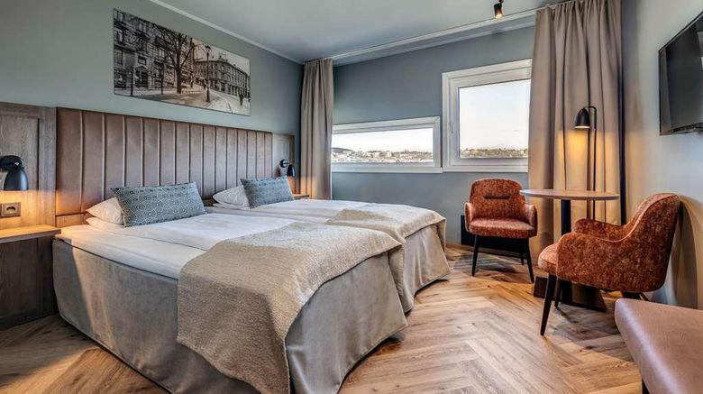 <b>Anker Hotel Room</b>. Images powered by <a href="https://iceportal.shijigroup.com/" title="IcePortal" target="_blank">IcePortal</a>.