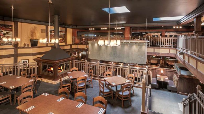 <b>BW Premier Algomas Water Tower Inn & Sts Restaurant</b>. Images powered by <a href="https://iceportal.shijigroup.com/" title="IcePortal" target="_blank">IcePortal</a>.