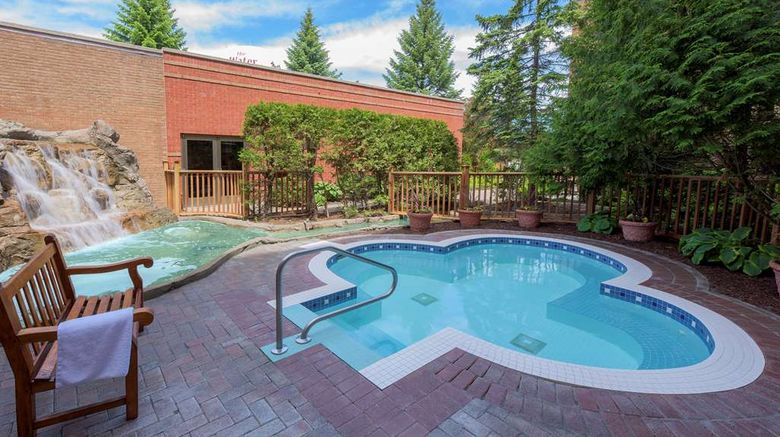 <b>BW Premier Algomas Water Tower Inn & Sts Pool</b>. Images powered by <a href="https://iceportal.shijigroup.com/" title="IcePortal" target="_blank">IcePortal</a>.