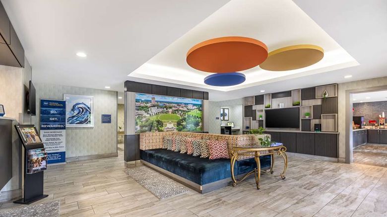 <b>Best Western Plus Spartanburg Lobby</b>. Images powered by <a href="https://iceportal.shijigroup.com/" title="IcePortal" target="_blank">IcePortal</a>.