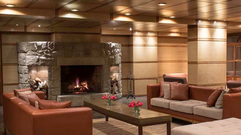 <b>NH Bariloche Edelweiss Lobby</b>. Images powered by <a href="https://iceportal.shijigroup.com/" title="IcePortal" target="_blank">IcePortal</a>.