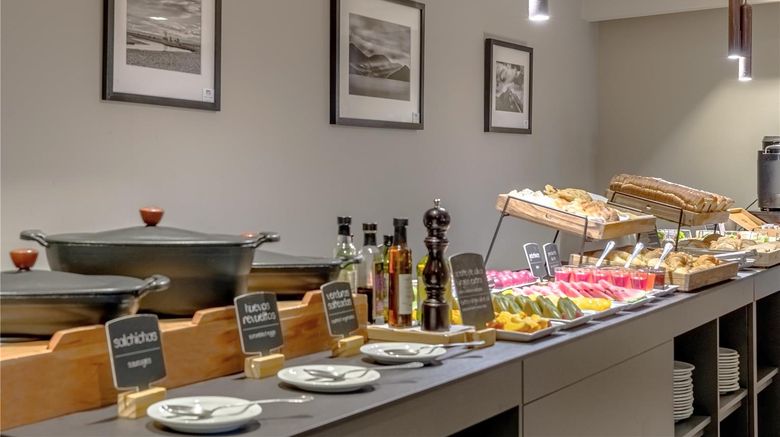 <b>NH Bariloche Edelweiss Restaurant</b>. Images powered by <a href="https://iceportal.shijigroup.com/" title="IcePortal" target="_blank">IcePortal</a>.