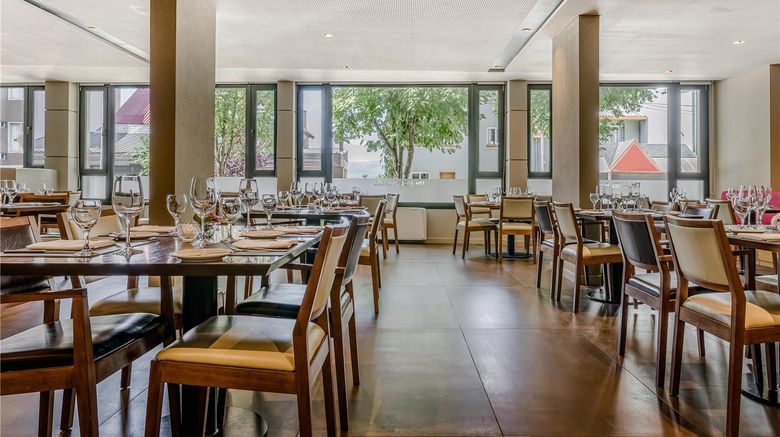 <b>NH Bariloche Edelweiss Restaurant</b>. Images powered by <a href="https://iceportal.shijigroup.com/" title="IcePortal" target="_blank">IcePortal</a>.