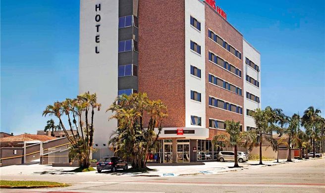 Ibis Paranagua Exterior