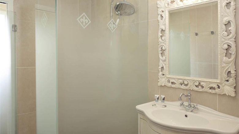 <b>Mercure Villeneuve Sur Lot Room</b>. Images powered by <a href="https://iceportal.shijigroup.com/" title="IcePortal" target="_blank">IcePortal</a>.