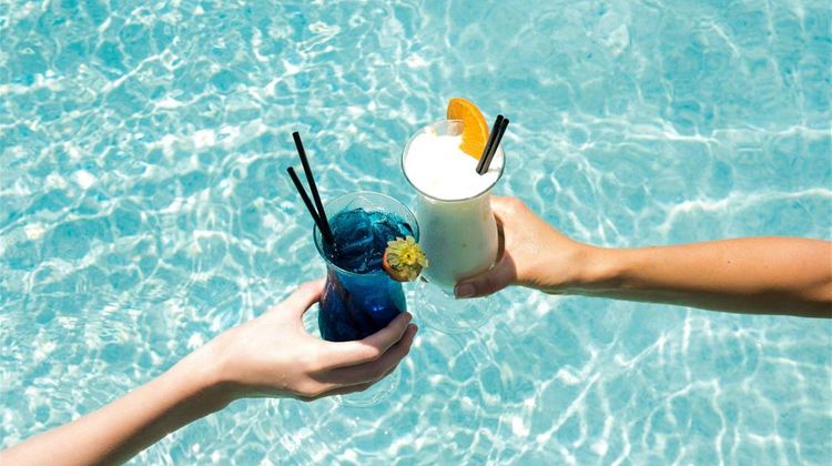 Novotel Surfers Paradise Pool