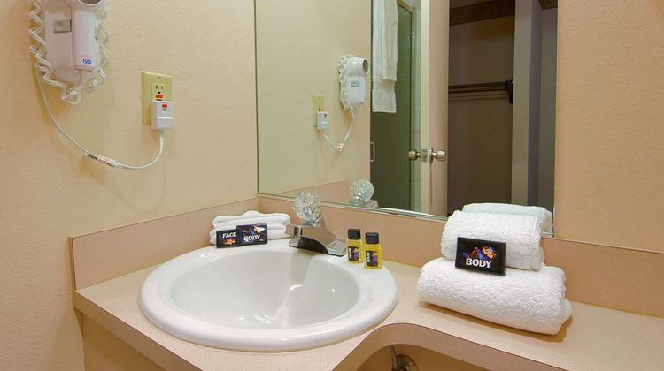 Knights Inn Salem Room
