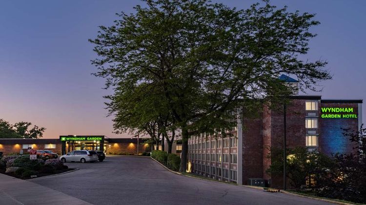 Wyndham Garden Kenosha Harbors Exterior