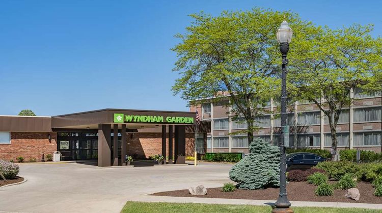 Wyndham Garden Kenosha Harbors Exterior