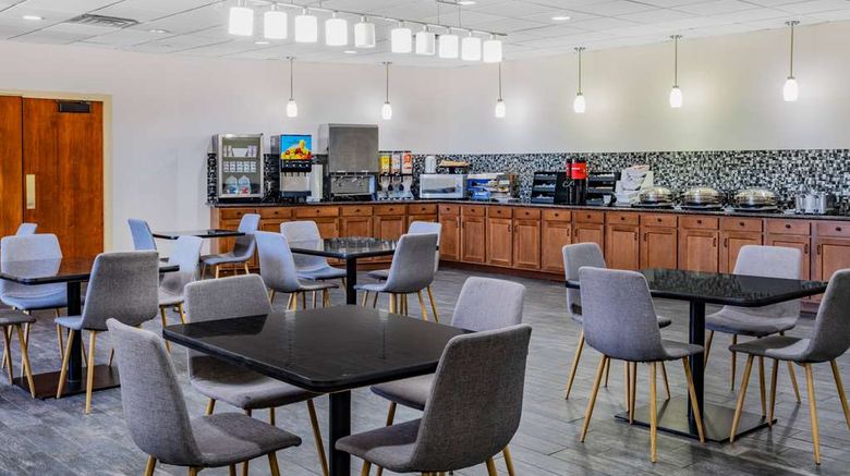 <b>Wyndham Garden Kenosha Harbors Restaurant</b>. Images powered by <a href="https://iceportal.shijigroup.com/" title="IcePortal" target="_blank">IcePortal</a>.