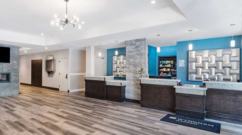 <b>Wyndham Garden Kenosha Harbors Lobby</b>. Images powered by <a href="https://iceportal.shijigroup.com/" title="IcePortal" target="_blank">IcePortal</a>.