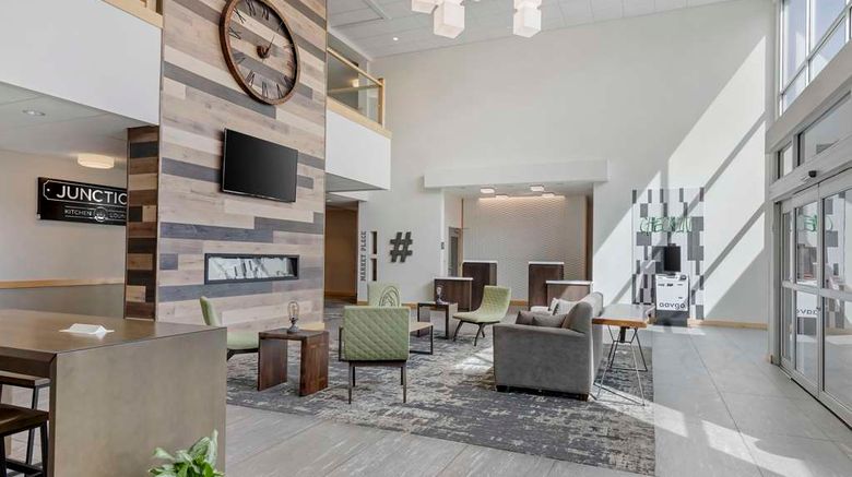 <b>Best Western Plus Peppertree Nampa Civic Lobby</b>. Images powered by <a href="https://iceportal.shijigroup.com/" title="IcePortal" target="_blank">IcePortal</a>.
