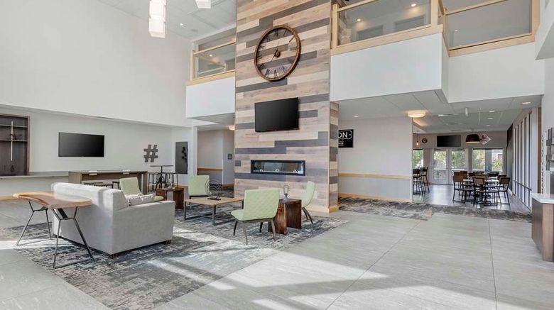 <b>Best Western Plus Peppertree Nampa Civic Lobby</b>. Images powered by <a href="https://iceportal.shijigroup.com/" title="IcePortal" target="_blank">IcePortal</a>.