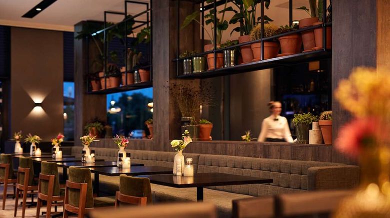 <b>Van der Valk Hotel Nijmegen-Lent Restaurant</b>. Images powered by <a href="https://iceportal.shijigroup.com/" title="IcePortal" target="_blank">IcePortal</a>.