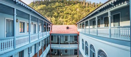 Golden Tulip Borjomi Palace Exterior