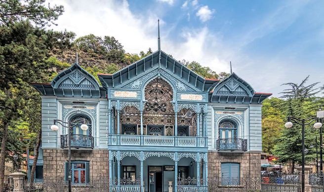Golden Tulip Borjomi Palace Exterior