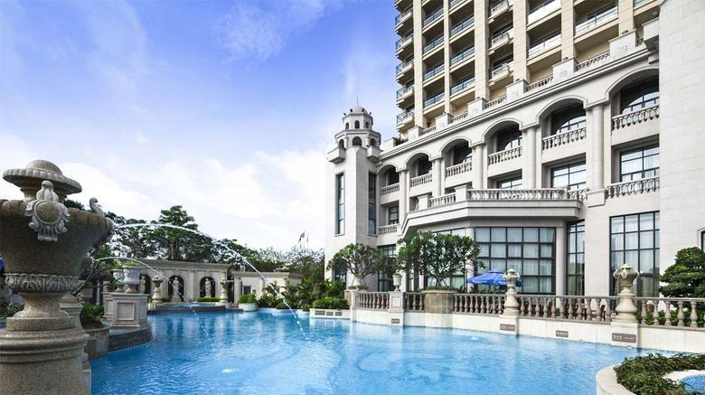 <b>Wyndham Grand Xiamen Haicang Pool</b>. Images powered by <a href="https://iceportal.shijigroup.com/" title="IcePortal" target="_blank">IcePortal</a>.