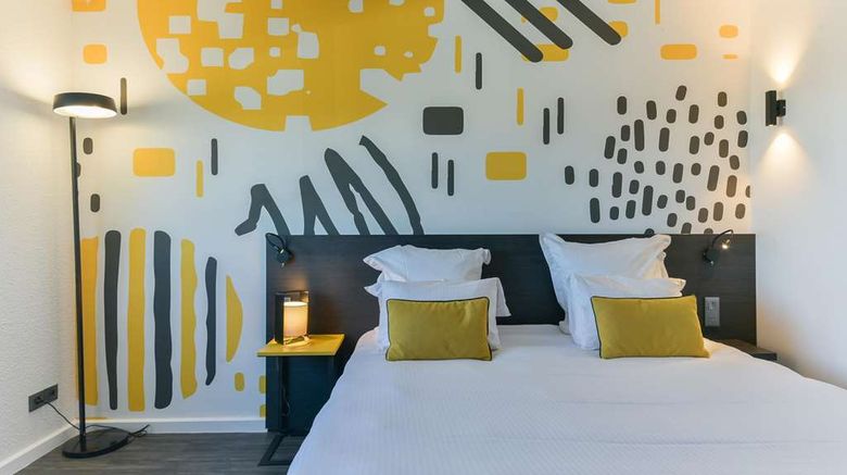 <b>Golden Tulip Royal Tulip 72 Roissy Room</b>. Images powered by <a href="https://iceportal.shijigroup.com/" title="IcePortal" target="_blank">IcePortal</a>.