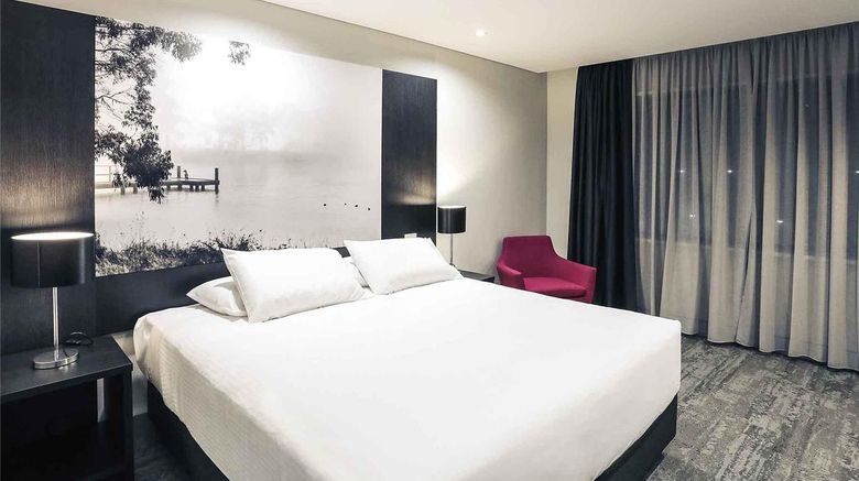 <b>Mercure Tamworth Room</b>. Images powered by <a href="https://iceportal.shijigroup.com/" title="IcePortal" target="_blank">IcePortal</a>.