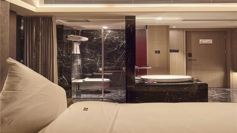 <b>Mercure Yangzhou Dongguan Room</b>. Images powered by <a href="https://iceportal.shijigroup.com/" title="IcePortal" target="_blank">IcePortal</a>.