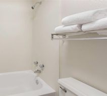 Baymont Inn & Suites Greenville Room