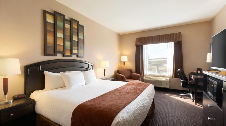 <b>Days Inn Innisfail Room</b>. Images powered by <a href="https://iceportal.shijigroup.com/" title="IcePortal" target="_blank">IcePortal</a>.