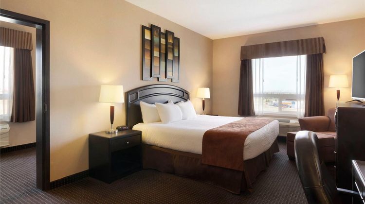 Days Inn Innisfail Room