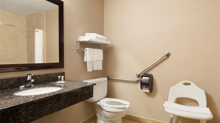 Days Inn Innisfail Room