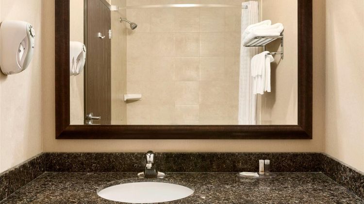 Days Inn Innisfail Room