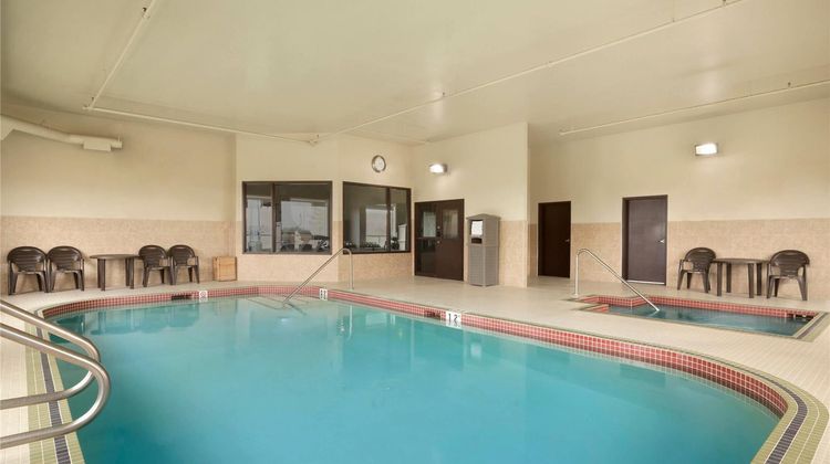 Days Inn Innisfail Pool