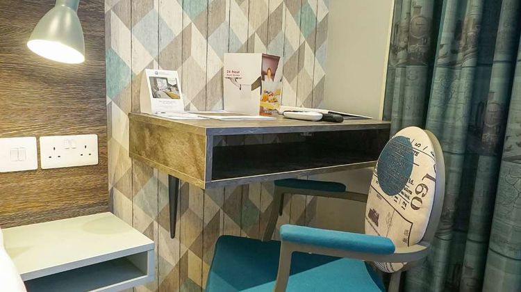 Best Western Plus Croydon Aparthotel Room