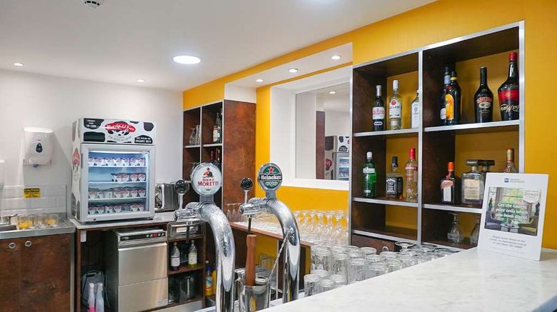 <b>Best Western Plus Croydon Aparthotel Restaurant</b>. Images powered by <a href="https://iceportal.shijigroup.com/" title="IcePortal" target="_blank">IcePortal</a>.