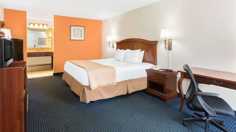 Baymont by Wyndham Rocky Mount I-95 Room